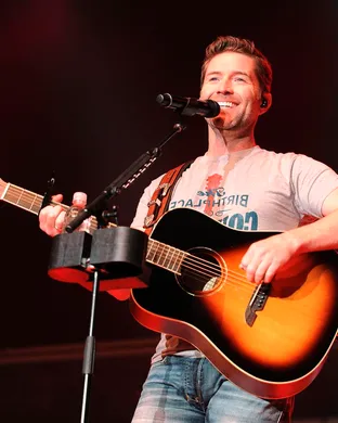 Josh Turner Peachtree City